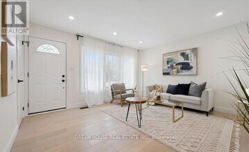 71 Overlea Dr in Kitchener, ON - Building Photo - Building Photo