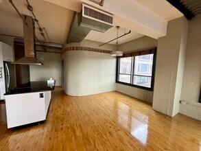210 Lincoln St, Unit 304 in Boston, MA - Foto de edificio - Building Photo