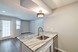 Mountain View Crossing in Wayne, NJ - Building Photo - Interior Photo