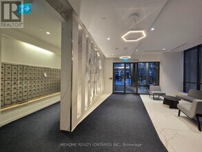 11 Brunel Ct in Toronto, ON - Building Photo - Building Photo