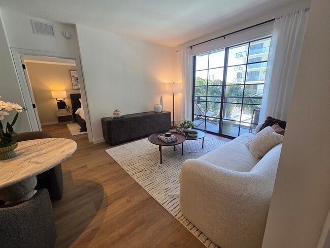 1640 NE 125th St, Unit B1 in North Miami, FL - Foto de edificio - Building Photo