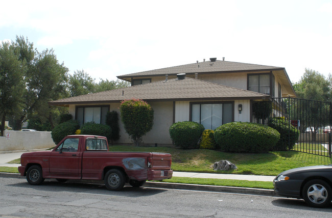 110 S Lindsay Ave in Lake Elsinore, CA - Building Photo - Building Photo