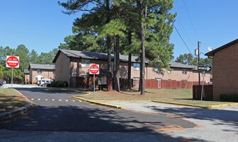 Monterey Townhomes in Jonesboro, GA - Building Photo