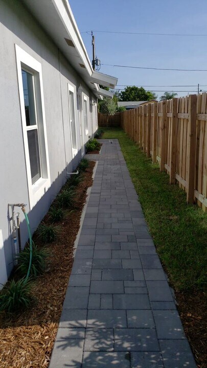 217 NW 12th St in Pompano Beach, FL - Foto de edificio