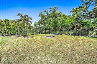 884 Lyons Rd in West Palm Beach, FL - Building Photo - Building Photo