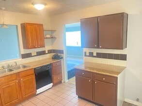 1715 Meadow Green Dr in Missouri City, TX - Building Photo - Building Photo