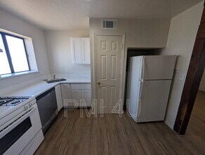118 S Main St in Belen, NM - Foto de edificio - Building Photo