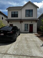 7146 Magnolia Pass in San Antonio, TX - Foto de edificio - Building Photo