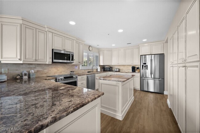 14813 Laguna Dr in Ft. Myers, FL - Building Photo - Building Photo
