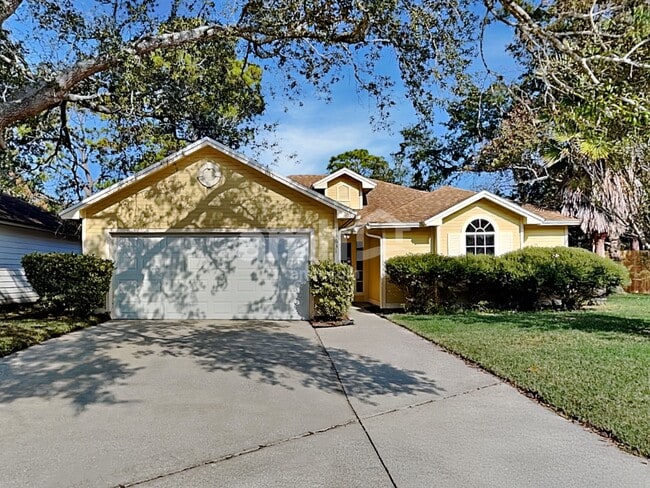 property at 13631 Capistrano Dr S