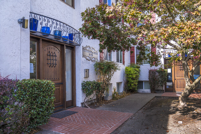 Los Altos Apartments in Tacoma, WA - Foto de edificio - Building Photo