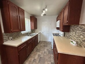 8569 Whitman Ave in Los Angeles, CA - Building Photo - Building Photo