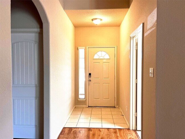 20330 Pine Water Ln in Tomball, TX - Foto de edificio - Building Photo