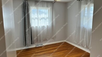 6247 Canyon Woods Dr in Rockford, IL - Building Photo - Building Photo