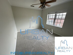 9 Lake Shore Ter, Unit 1 in Boston, MA - Building Photo - Building Photo