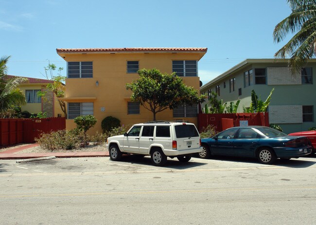 1016-1018 Biarritz Dr in Miami Beach, FL - Building Photo - Building Photo