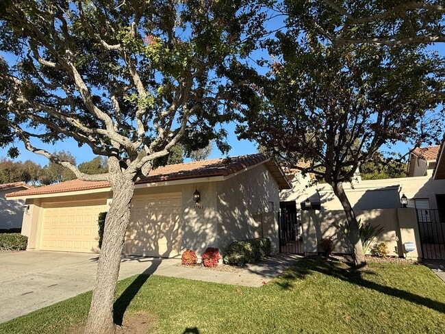 property at 17963 Avenida Alozdra