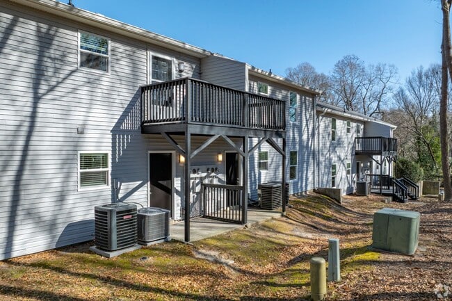 Gastonia Groves Apartment in Gastonia, NC - Foto de edificio - Building Photo