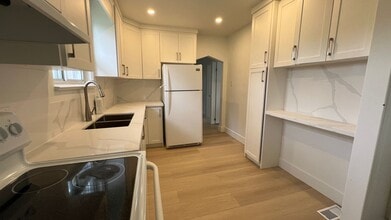 979 Danforth Rd in Toronto, ON - Building Photo - Building Photo