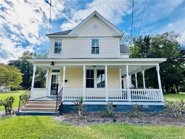 907 Caldwell St in Lumberton, NC - Foto de edificio - Building Photo