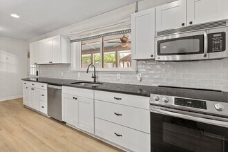 610 Palmetto St in Mount Pleasant, SC - Building Photo - Building Photo