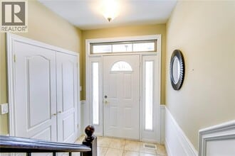 5265 Dryden Ave in Burlington, ON - Building Photo - Building Photo