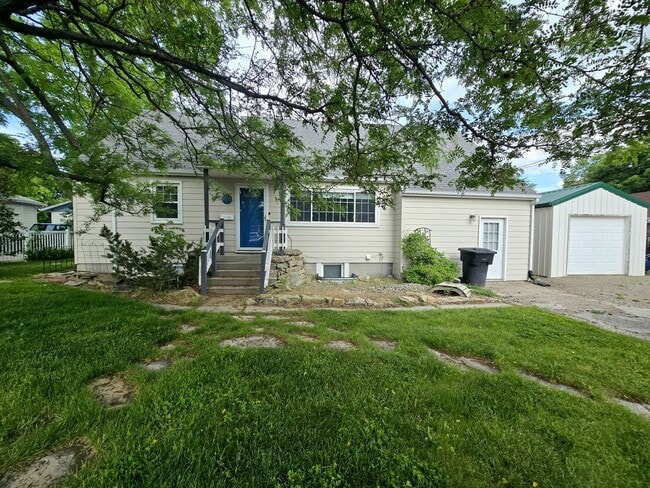 property at 1621 10th St W