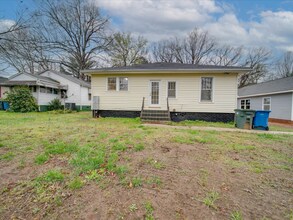 1612 N Lee St in Salisbury, NC - Foto de edificio - Building Photo