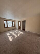 162 Seminary Ave, Unit 2 in Binghamton, NY - Building Photo