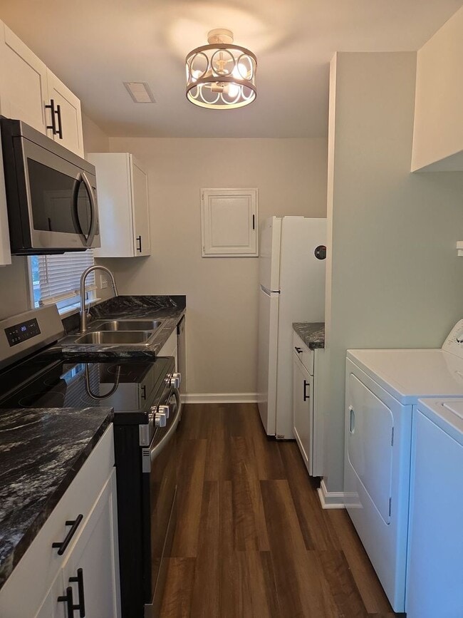 property at 1176 Pine Haven Ct