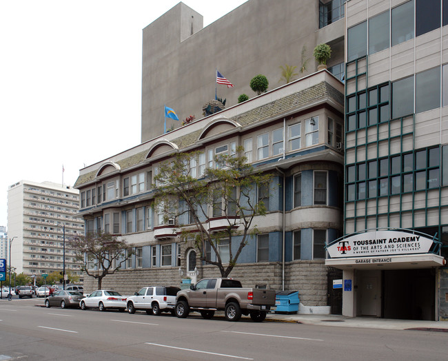 400-420 Ash St in San Diego, CA - Foto de edificio - Building Photo