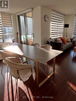 238 Doris Ave in Toronto, ON - Building Photo