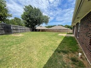 1705 Teakwood Cir in Norman, OK - Building Photo - Building Photo