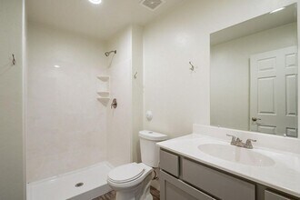 615 S Santa Rita Ave in Tucson, AZ - Foto de edificio - Building Photo