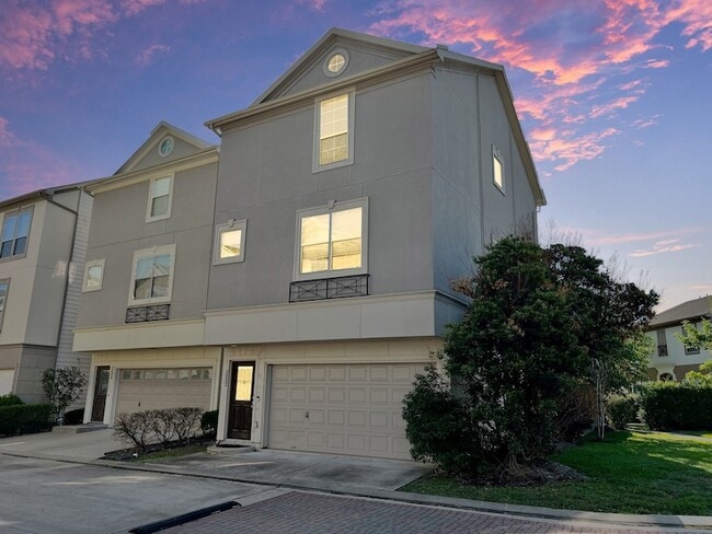 3002 Clearview Cir
