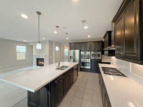 13592 Bolero Wy in San Diego, CA - Foto de edificio - Building Photo