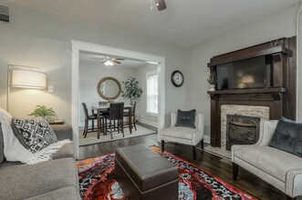 2710 Holmes St-Unit -1S in Kansas City, MO - Foto de edificio - Building Photo