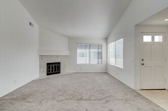 359 Deerfield Ave in Irvine, CA - Building Photo - Building Photo