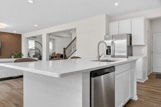 395 S Pointe Ave in South Elgin, IL - Building Photo - Building Photo