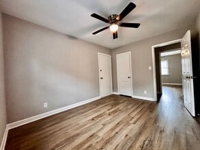 237 E Xenia Dr in Fairborn, OH - Building Photo - Building Photo