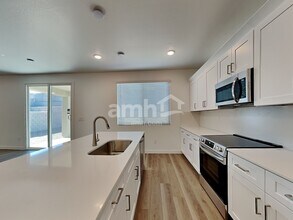 12611 W Flynn Ln in Glendale, AZ - Foto de edificio - Building Photo