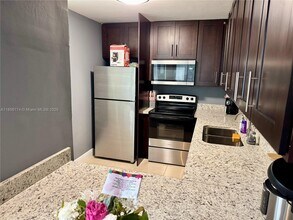 9495 Evergreen Pl in Davie, FL - Building Photo - Building Photo