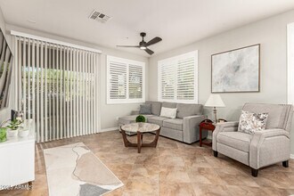 2140 W Tallgrass Trail in Phoenix, AZ - Building Photo - Building Photo