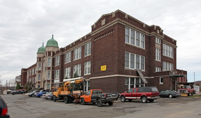 435 Main St