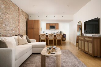 1320 N La Salle Dr in Chicago, IL - Building Photo - Building Photo