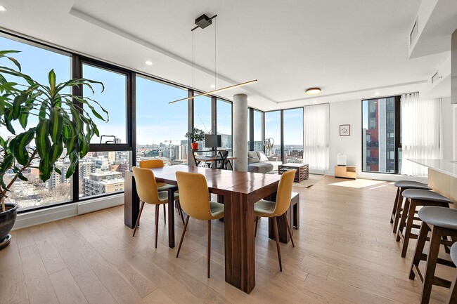 property at 1 Blvd. De Maisonneuve Ouest