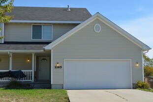 2165 Copper Wynd Dr in Pleasant Hill, IA - Building Photo