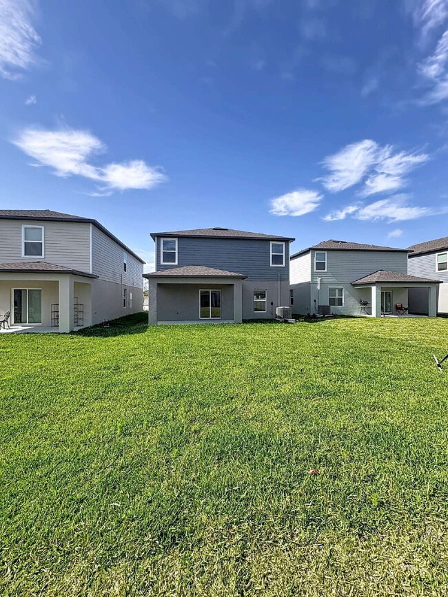 8438 Blue Wave Ln E in Parrish, FL - Building Photo - Building Photo