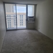 1617 Kapiolani Blvd, Unit 1706 in Honolulu, HI - Building Photo - Building Photo