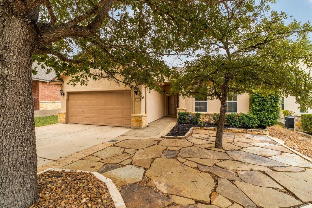 12431 Cascade Hills in San Antonio, TX - Building Photo